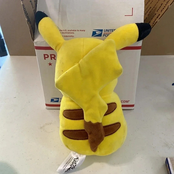 Pokémon Toys - 5 figures, belt clip pokeball, book & Pikachu stuffed animal - Picture 3 of 13